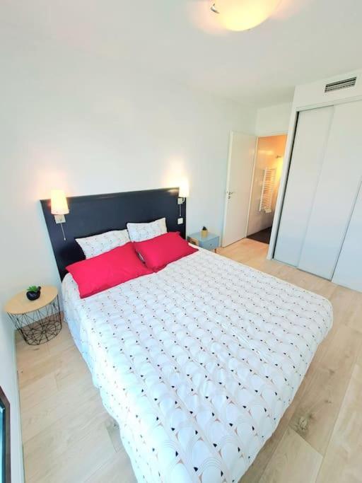 Le Valmy: Appartement Lumineux Au Pied Du Metro 里昂 外观 照片